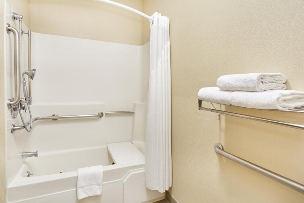 Holiday Inn Express Hotel & Suites Chicago-Libertyville