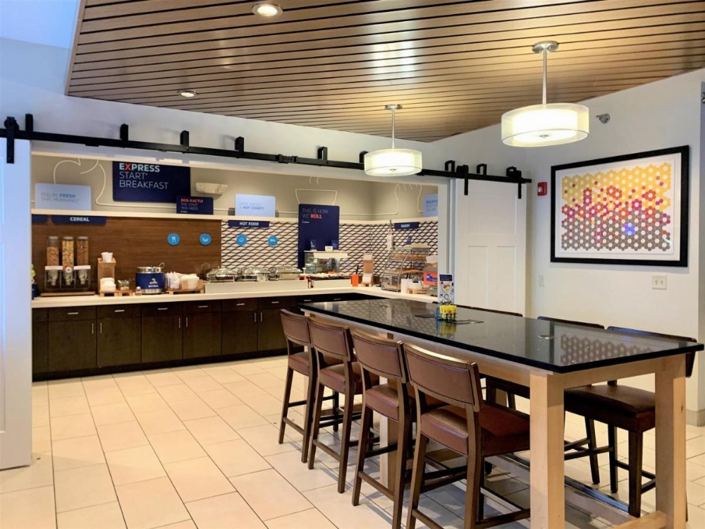 Holiday Inn Express Hotel & Suites Chicago-Libertyville Image 26