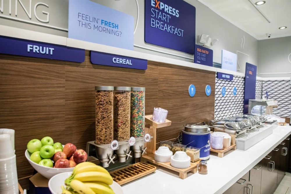 Holiday Inn Express Hotel & Suites Chicago-Libertyville Image 27