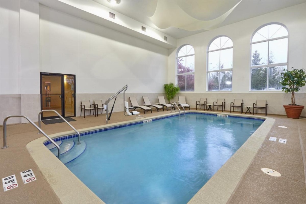 Holiday Inn Express Hotel & Suites Chicago-Libertyville Image 30