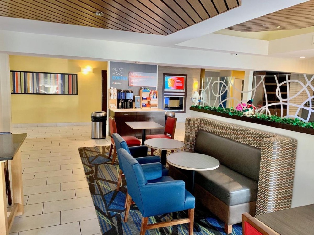 Holiday Inn Express Hotel & Suites Chicago-Libertyville Image 33