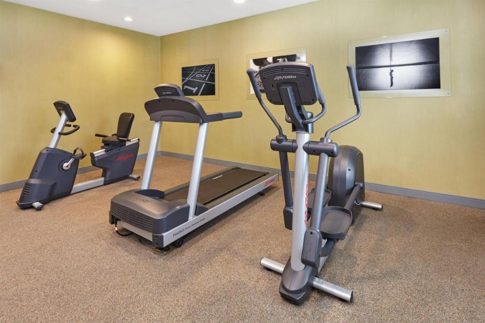 Holiday Inn Express Hotel & Suites Chicago-Libertyville Image 36