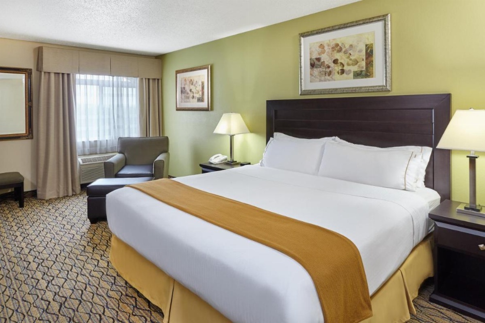 Holiday Inn Express Hotel & Suites Chicago-Libertyville Image 37