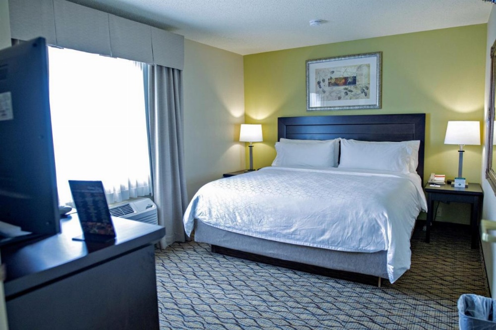 Holiday Inn Express Hotel & Suites Chicago-Libertyville Image 41