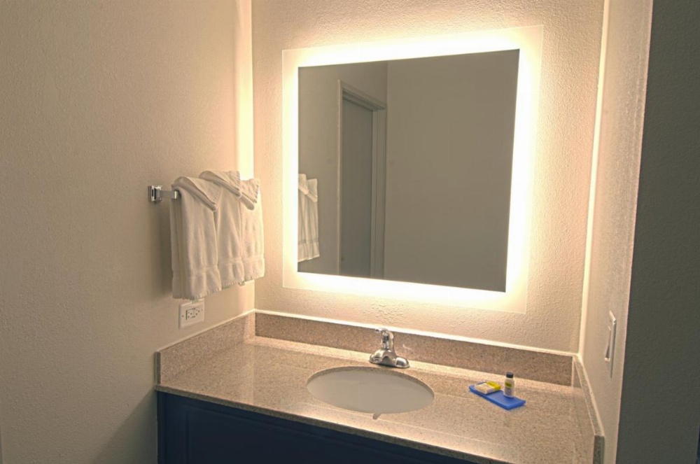 Holiday Inn Express Hotel & Suites Chicago-Libertyville